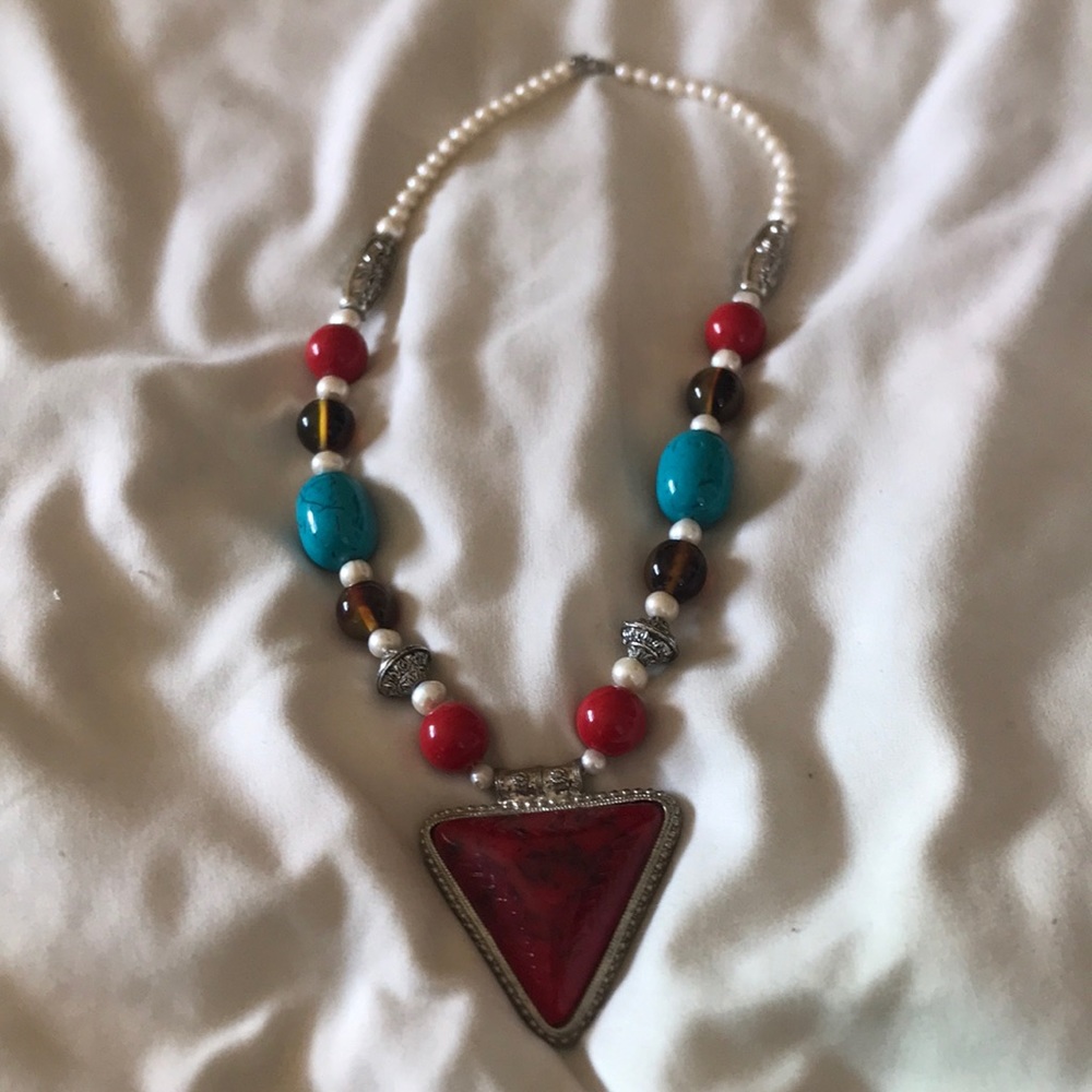 Triangle pendant necklace